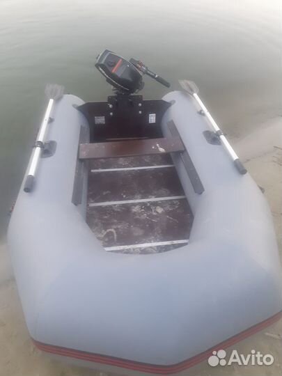 Лодка с мотором