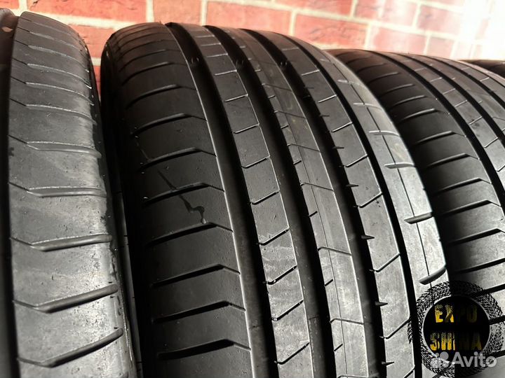 Pirelli P Zero PZ4 285/40 R22 и 325/35 R22