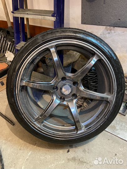 Accelera Beta 215/40 R18