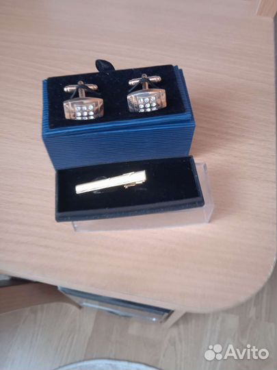 Запонки и зажим для галстука