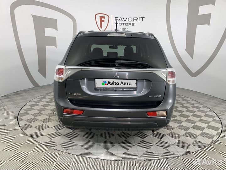 Mitsubishi Outlander 2.4 CVT, 2013, 212 300 км