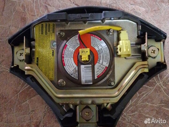 Toyota vitz руль