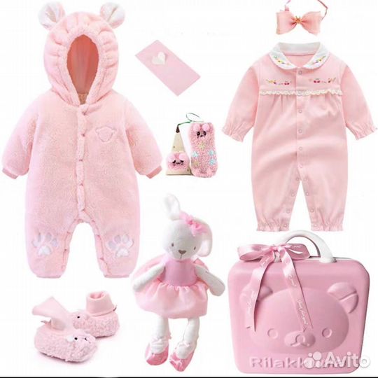 Подарочный набор с детской одеждой