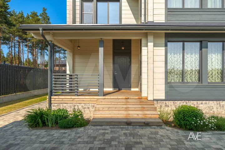 Дом 350 м² на участке 15 сот.