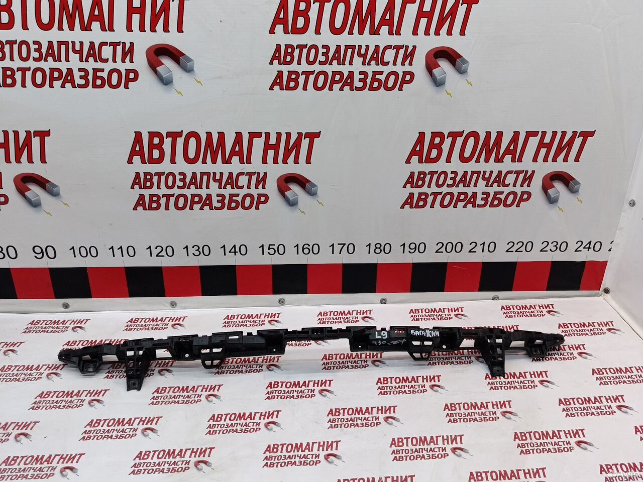 Кронштейн крышки багажника Lixiang L9