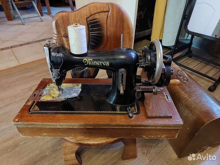 Швейная машинка Minerva