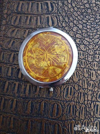 Зеркало косметическое,брелок для ключей