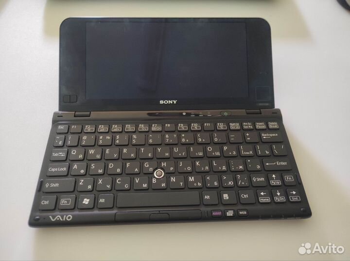 Ноутбук Sony vaio VPC-P11Z9R
