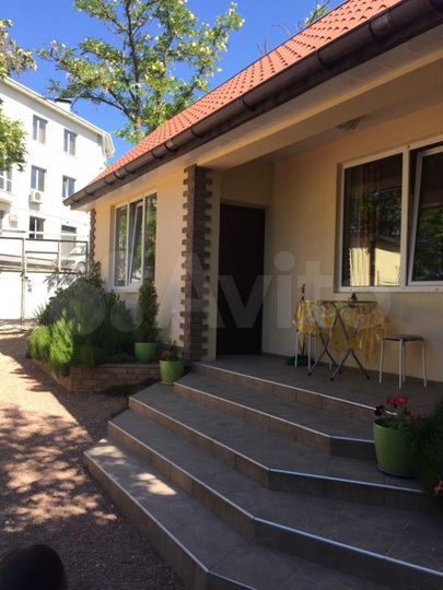 Комната 18 м² в 1-к., 1/2 эт.