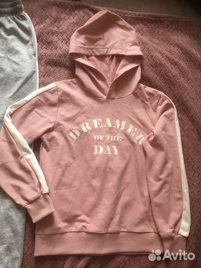 Блузка школьная и спортивный костюм