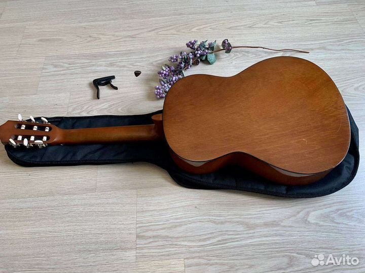 Гитара Yamaha C-40 классическая