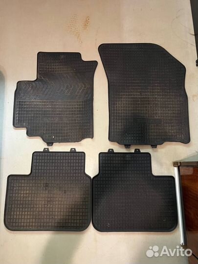 Резиновые коврики Suzuki SX4