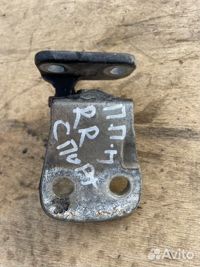 Рейндж ровер спорт 1 петля двери передняя правая