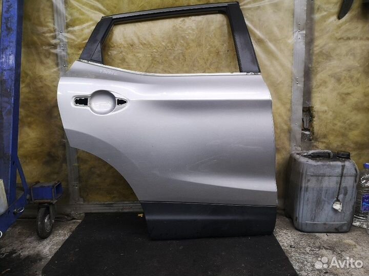 Дверь задняя правая Qashqai J11 оригинал KY0