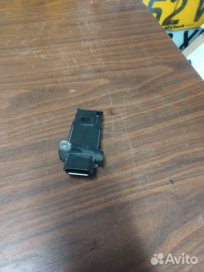 Расходомер воздуха Nissan Qashqai j10 Tiida и тд