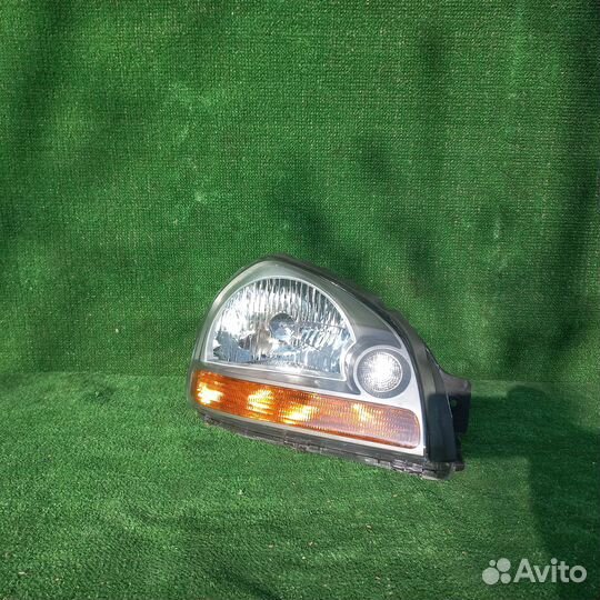 Фара передняя правая hyundai tucson 1