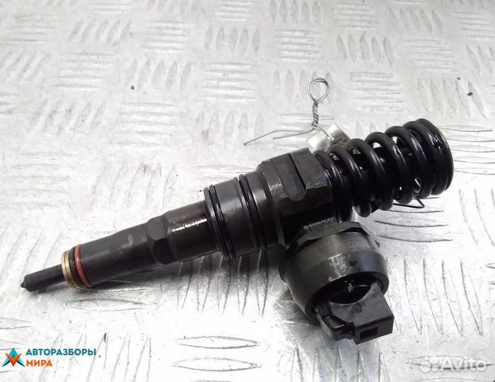 Форсунка Skoda Octavia (A4) рест. 2005 038130073AG