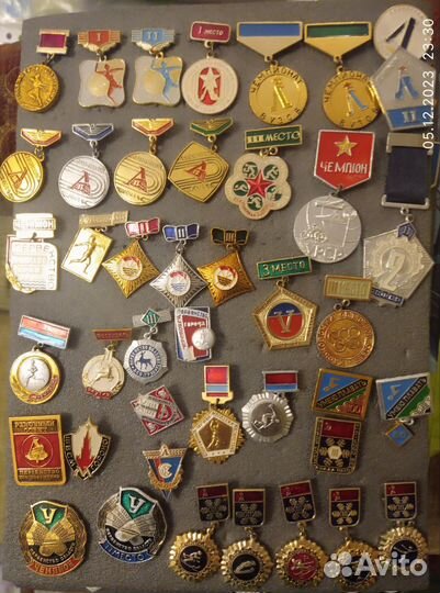 Знаки и значки СССР спортивные награды, разряды