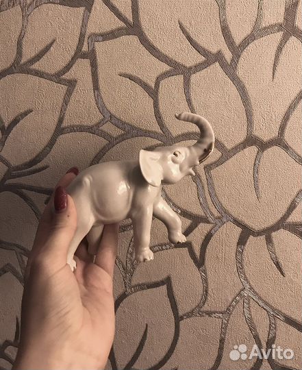 Статуэтка слон фарфор антиквариат