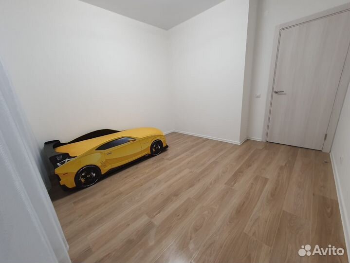 Детская кровать-машина б/у