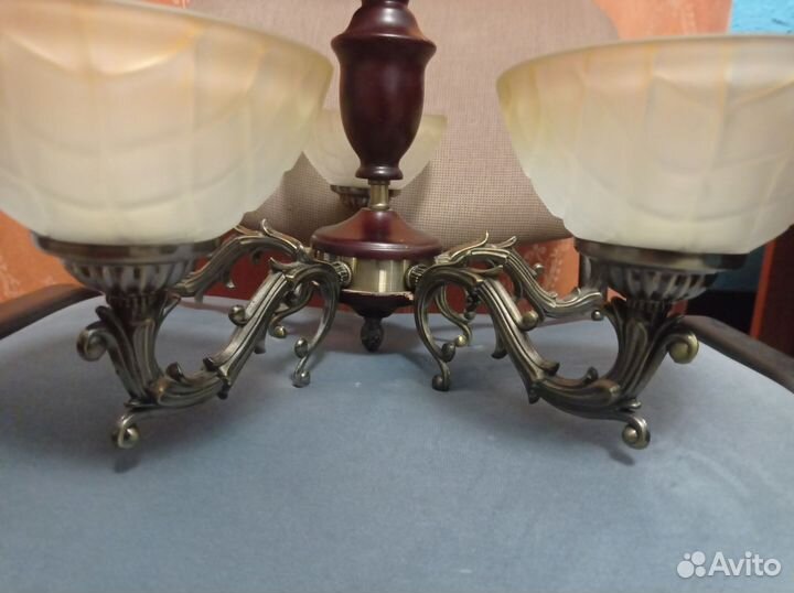 Люстра в зал б. у