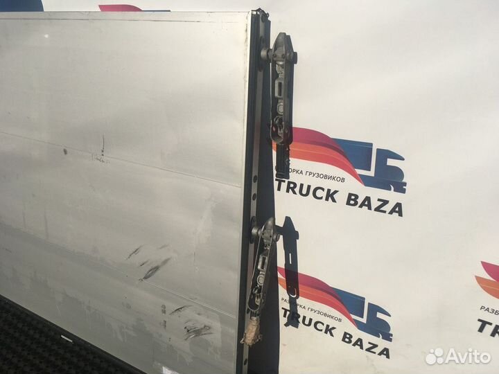 Дверь задняя правая Полуприцепы Wielton