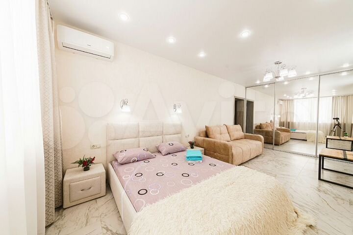 2-к. квартира, 65 м², 1/23 эт.