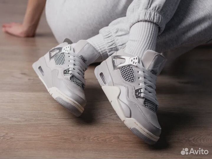 Air Jordan 4 Retro Frozen Moments