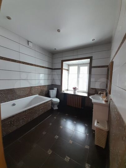 Дом 240 м² на участке 12 сот.