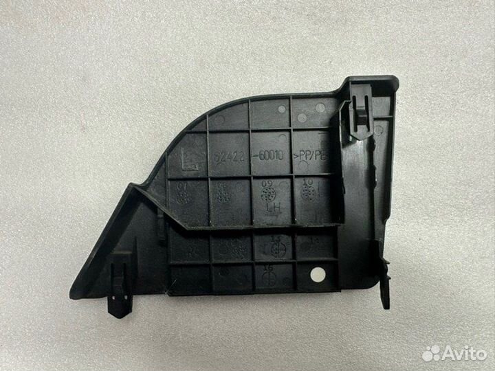 Накладка обшивки стойки кузова левая Toyota Land