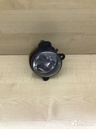 Фара противотуманная левая Volkswagen Touareg 7L