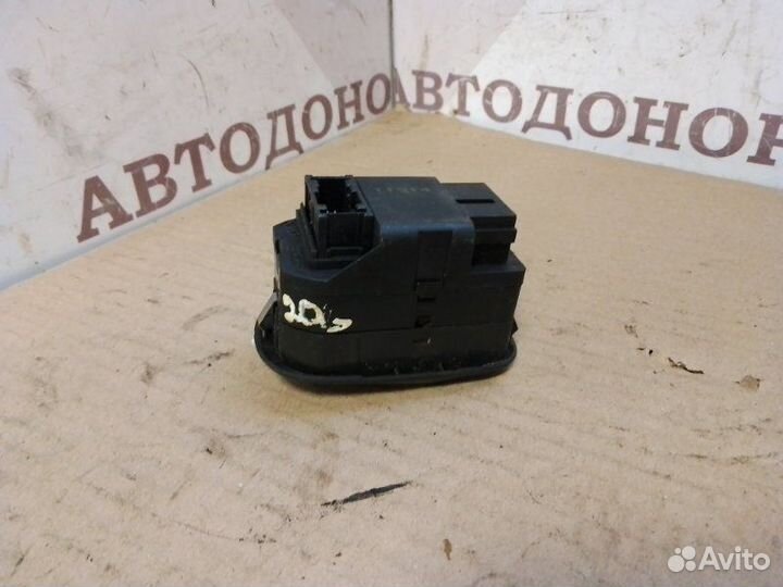 Блок управления стеклоподъемниками передний левый