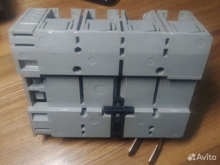 Рубильник Schneider electric INS 125 4P
