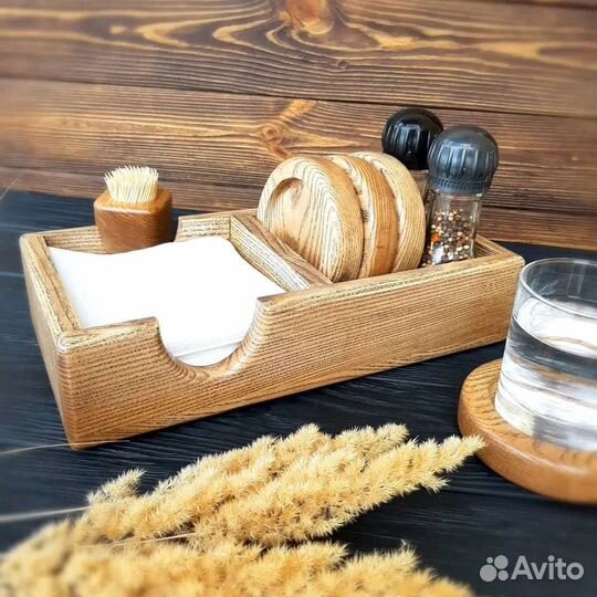 Деревянная салфетница