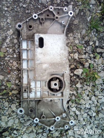 Подрамник VAG центральная часть