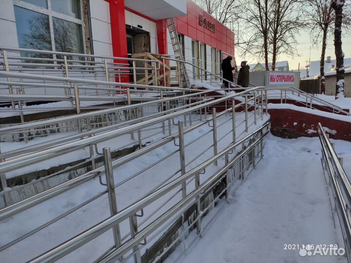 Сварщик ограждений из нержавейки для инвалидов