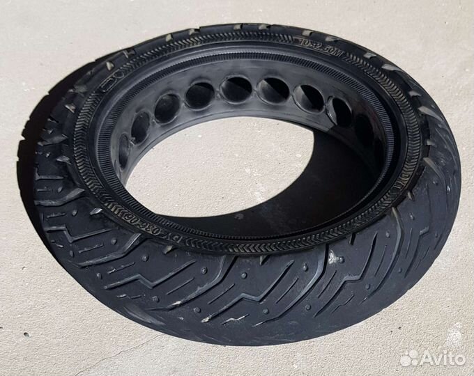 Покрышка литая 10x2,5