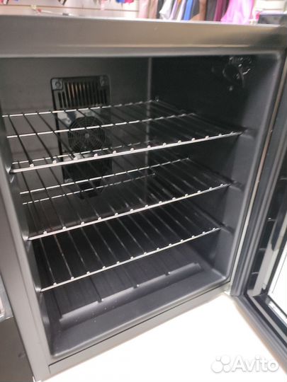 Холодильник для напитков маленький