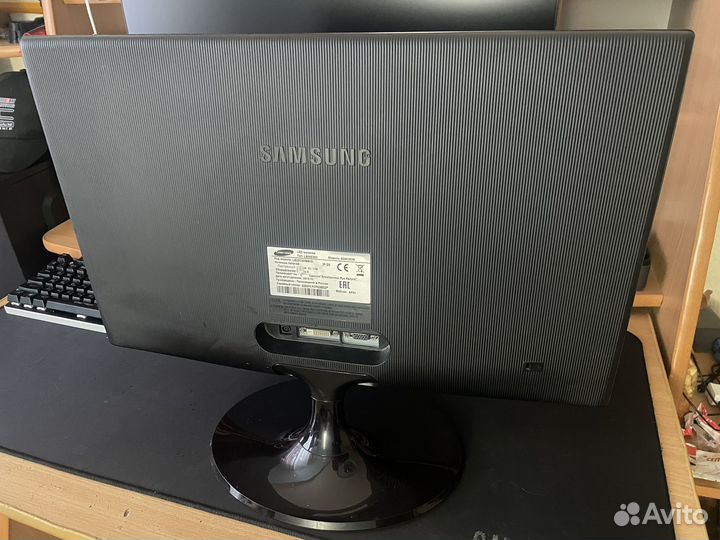 Монитор Samsung LED