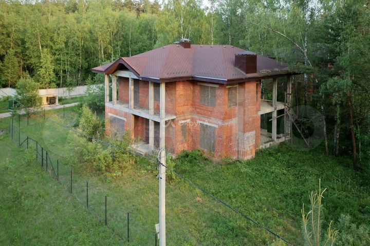 Дом 300 м² на участке 22,5 сот.