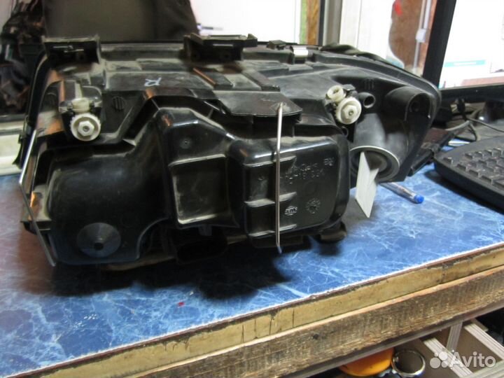 Фара передняя левая Audi А6 C5 2001-2004