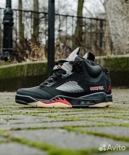 Кроссовки с отличной амортизацией для комфорта