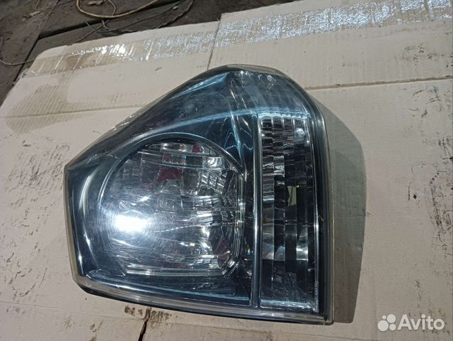 Фонарь задний правый Toyota lexus