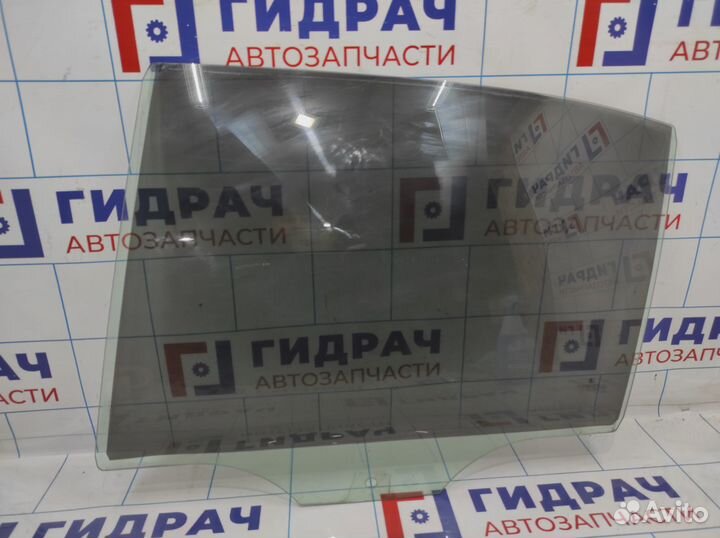 Стекло двери задней левой Skoda Octavia (A5) 1Z584