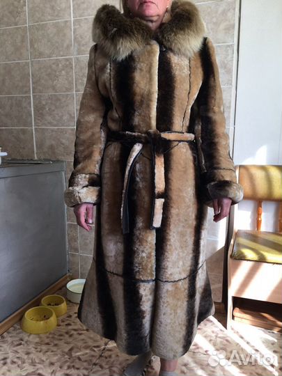 Шуба мутоновая с капюшоном