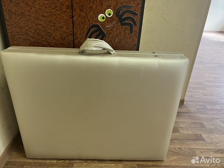 Кушетка для наращивания ресниц