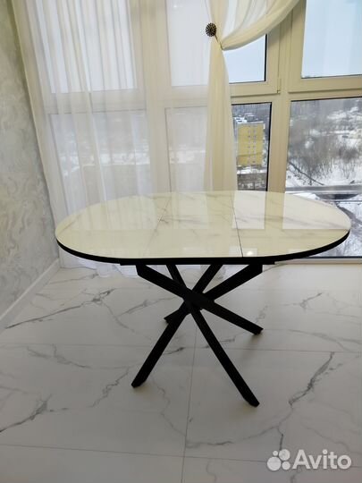 Продам новый стол