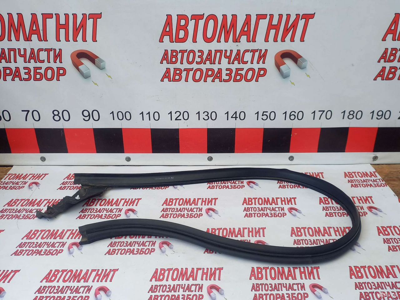 Уплотнитель крыши водосток правый Рено Дастер 2