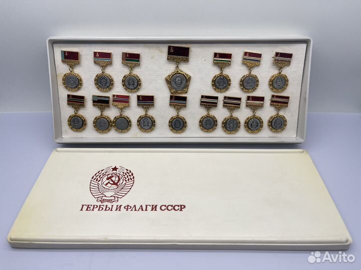 Значки гербы и флаги СССР