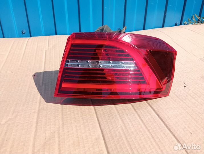 Фонарь задний правый наружный VW Passat B8